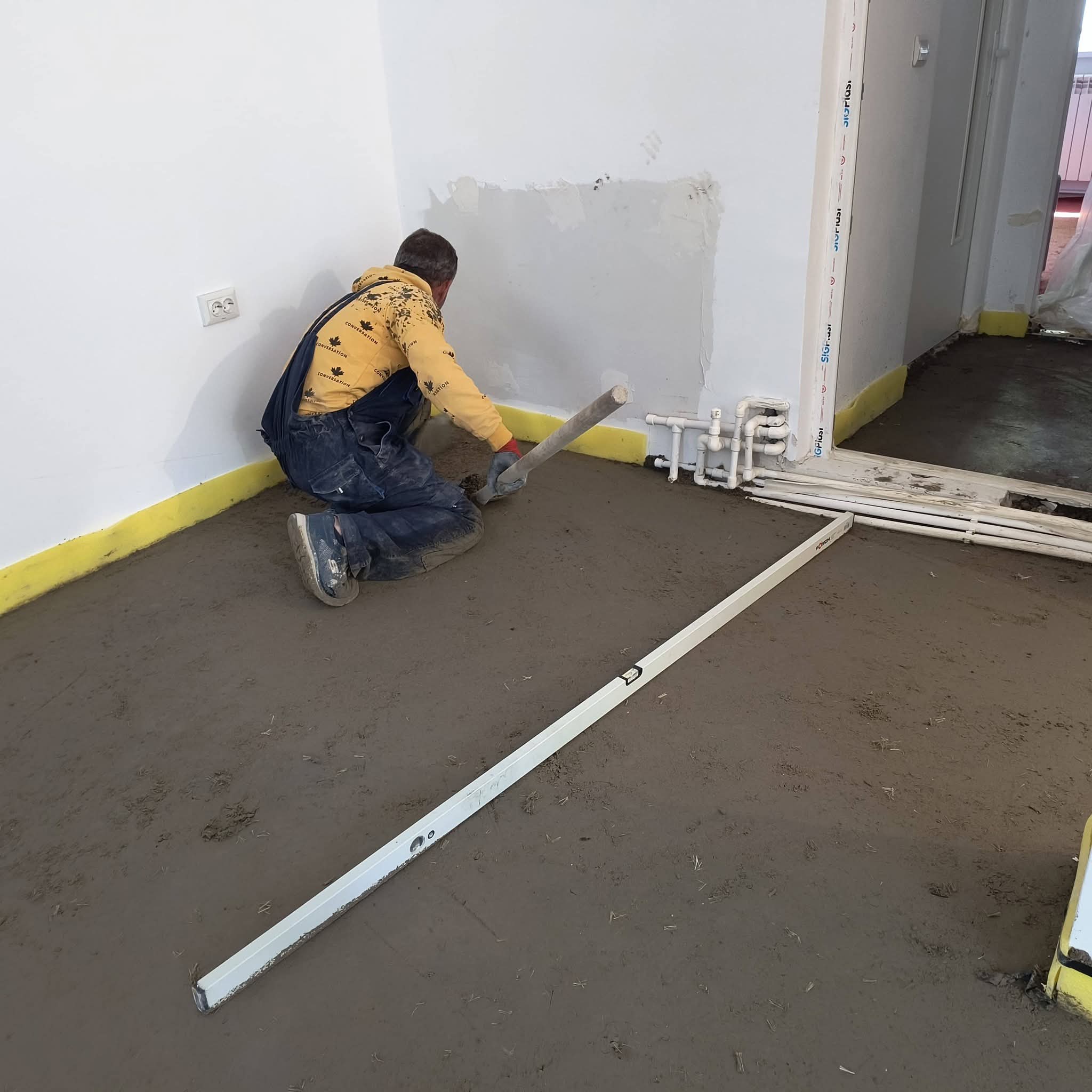 Nivelare șapă grosieră manuală