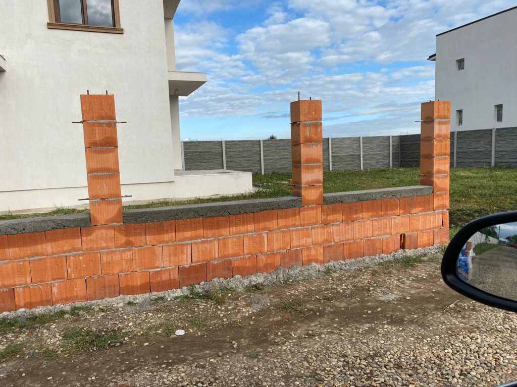 constructie gard zidarie caramida poroterm–buzau